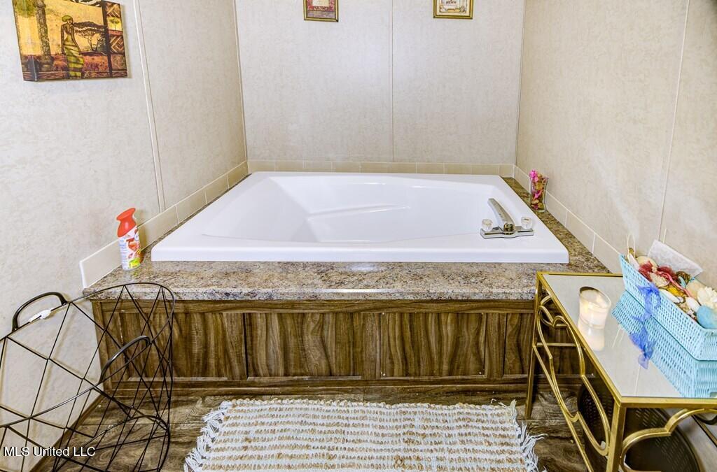 1037 Courtney Road Property Photo 19