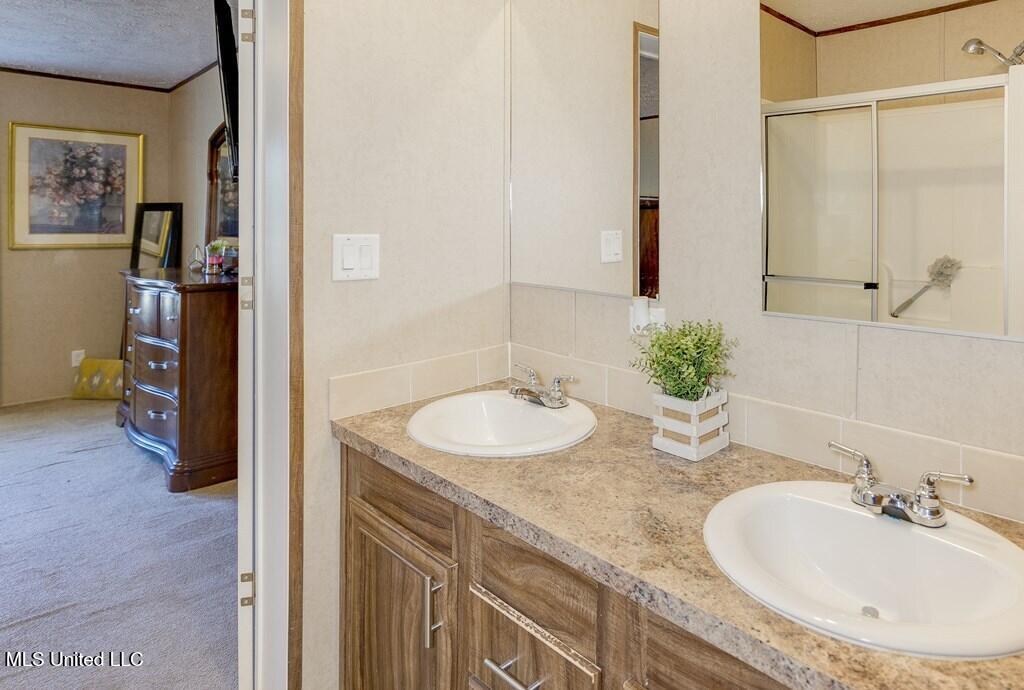 1037 Courtney Road Property Photo 20