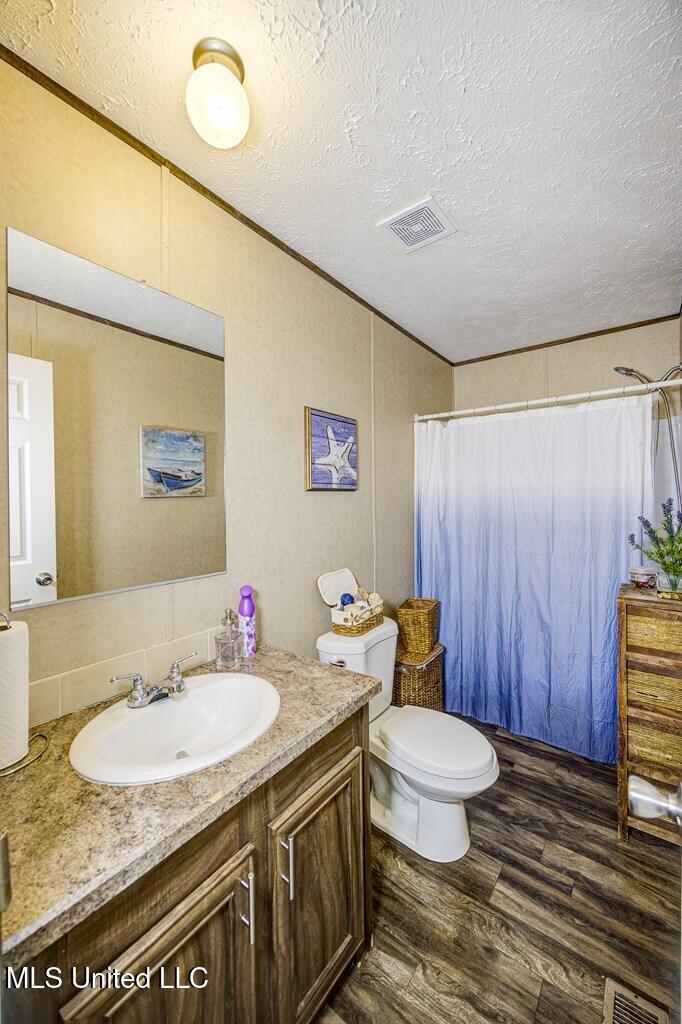 1037 Courtney Road Property Photo 27