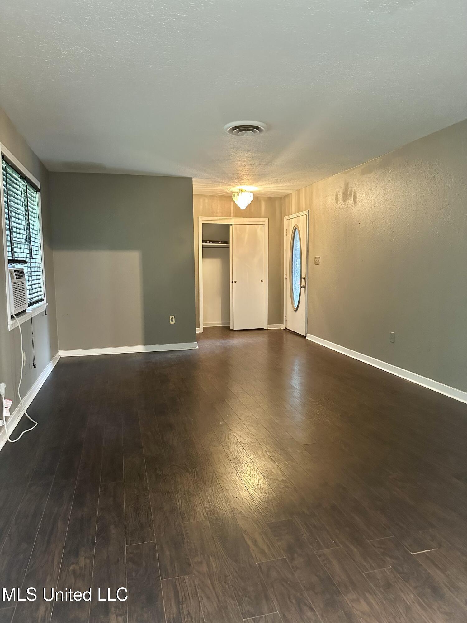 9 Woodside Court Property Photo 4