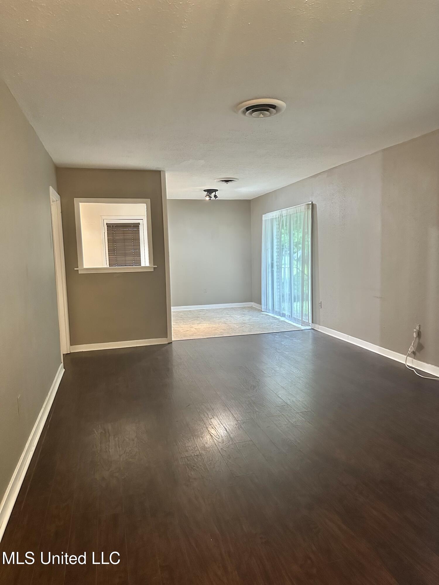 9 Woodside Court Property Photo 5