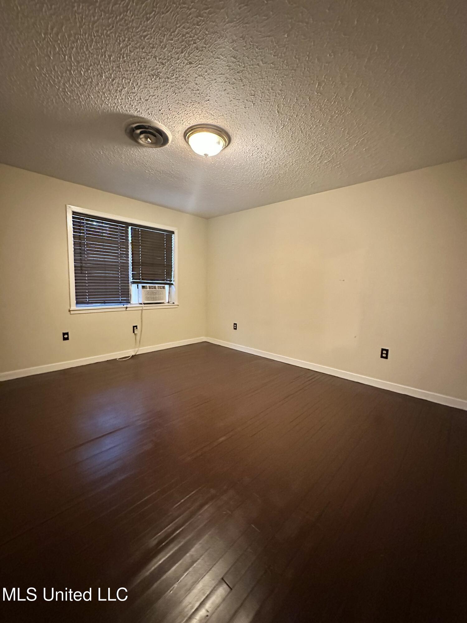 9 Woodside Court Property Photo 10