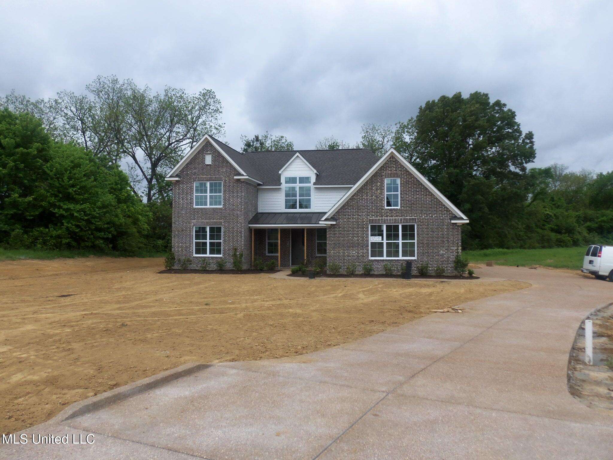 9096 Cedar Barn Cove Property Photo 1