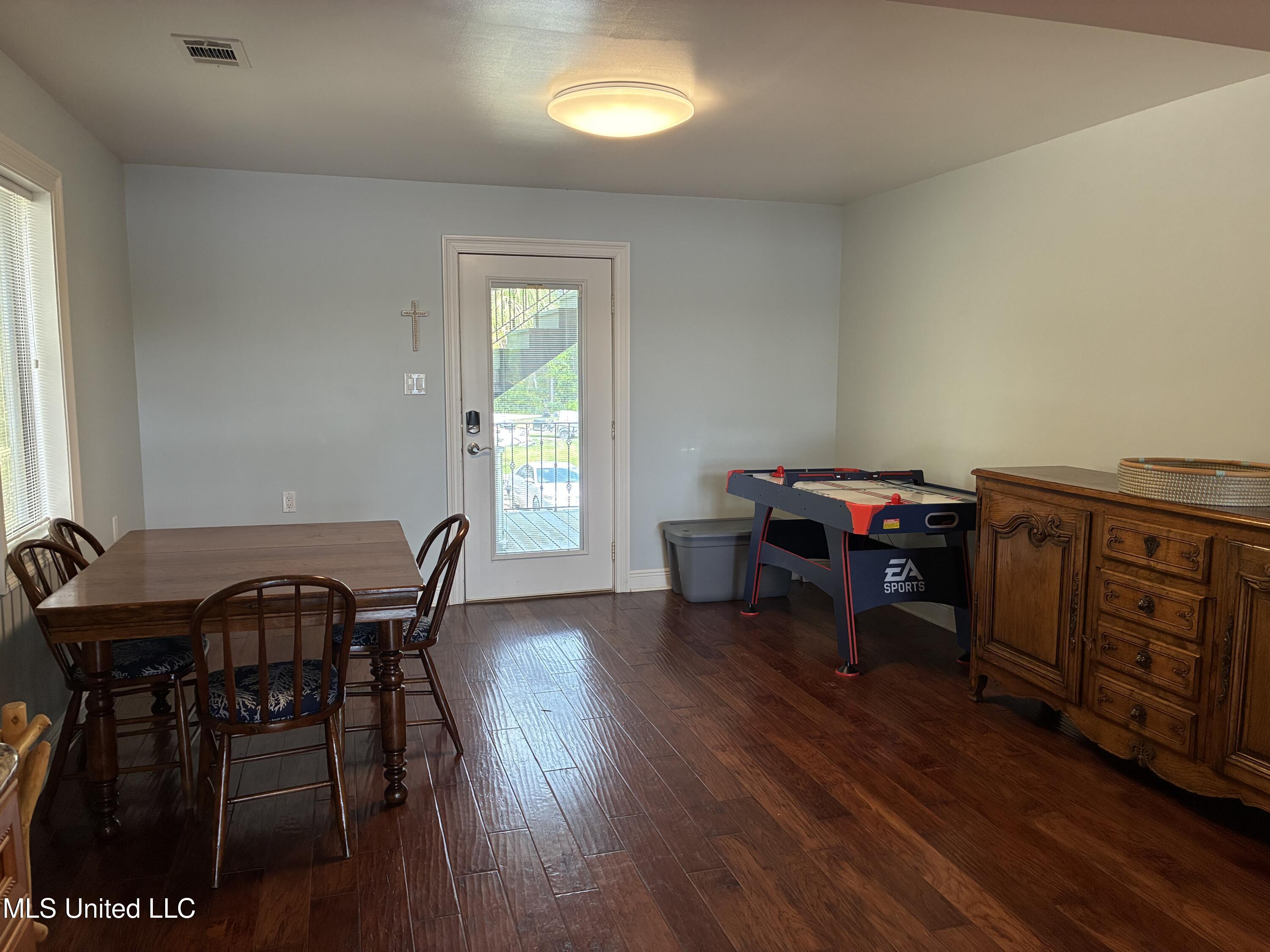 6327 Pontiac Drive Property Photo 11