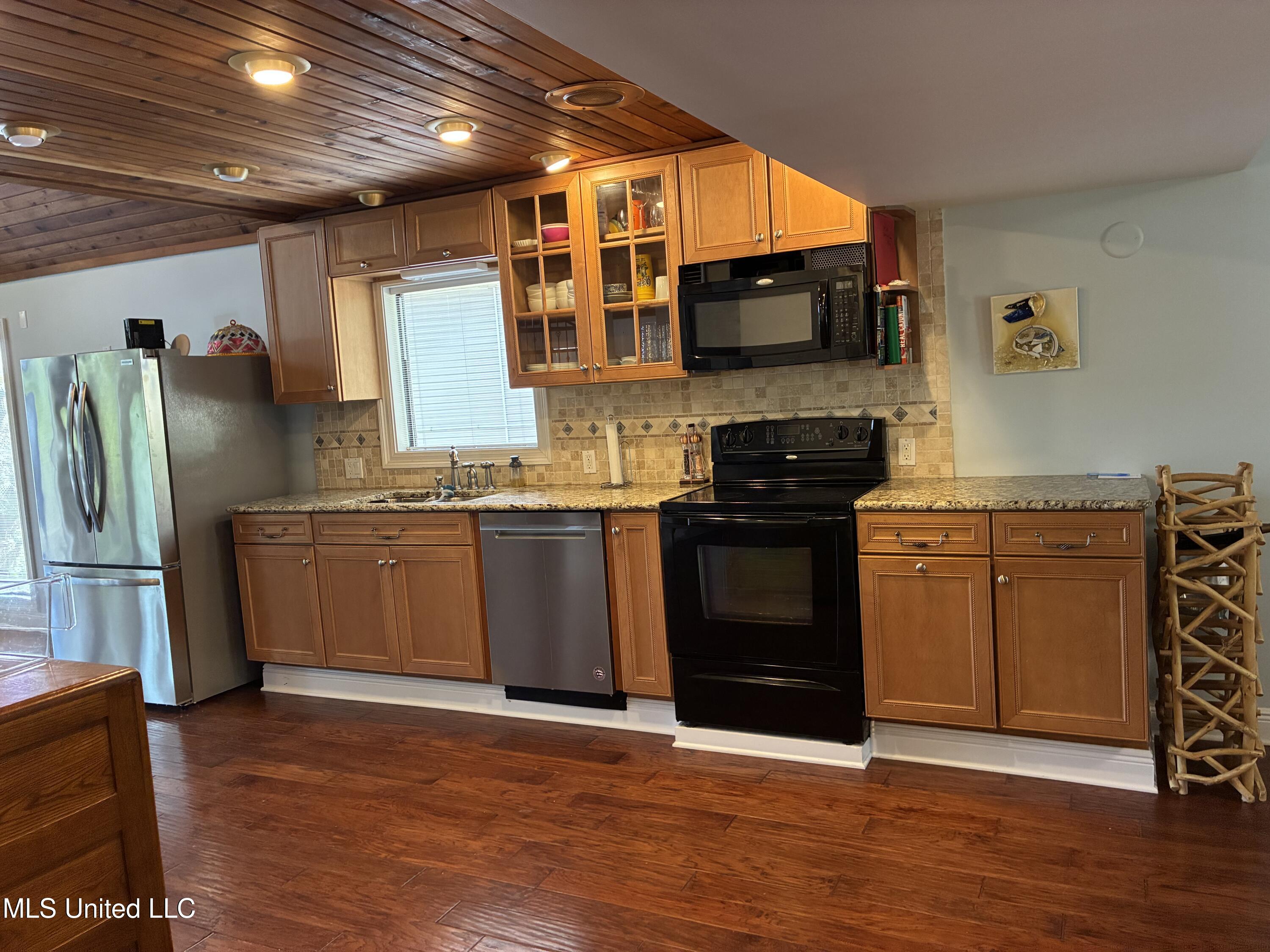 6327 Pontiac Drive Property Photo 13
