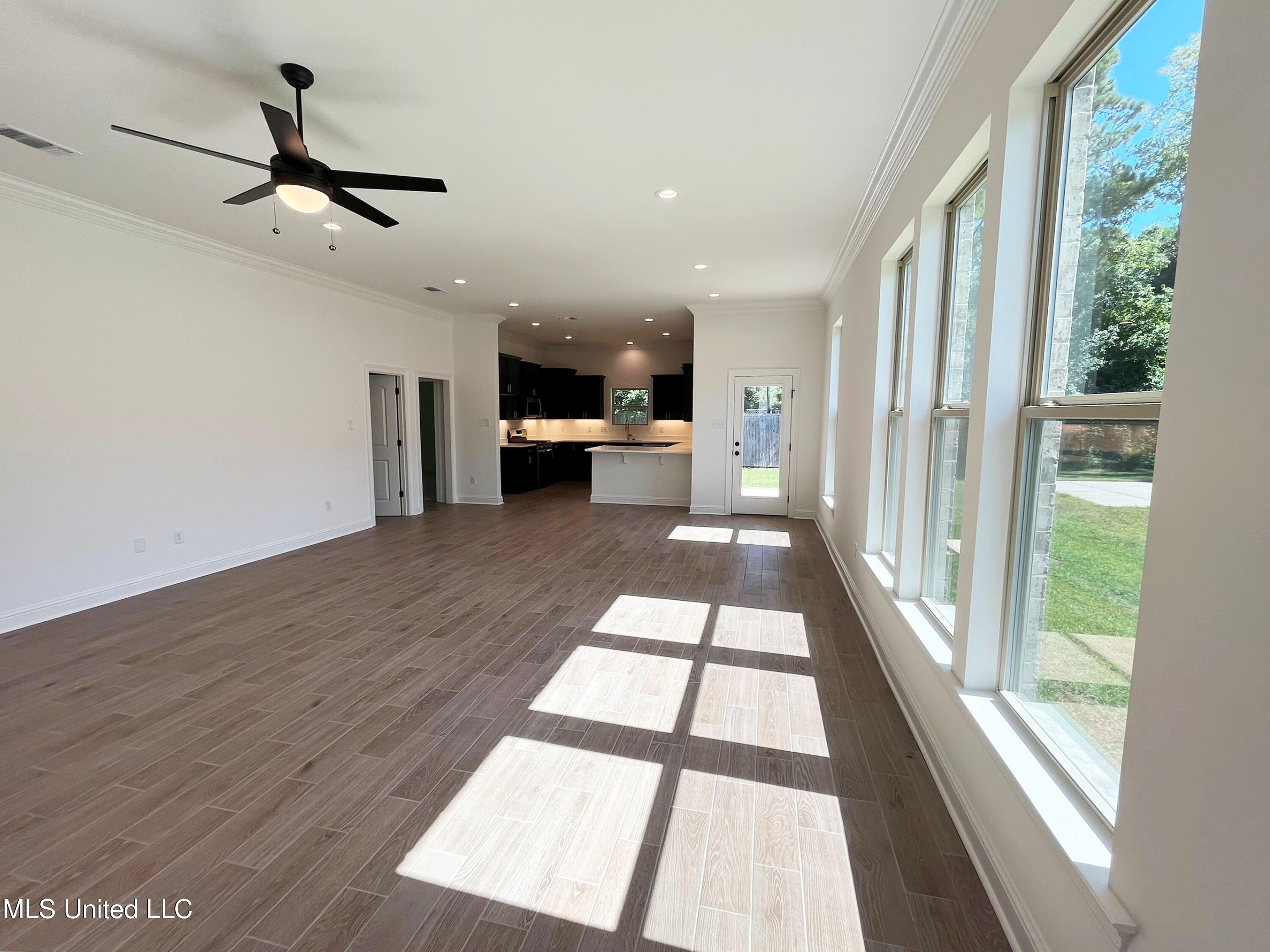 12158 Parc Aux Chenes Property Photo 8
