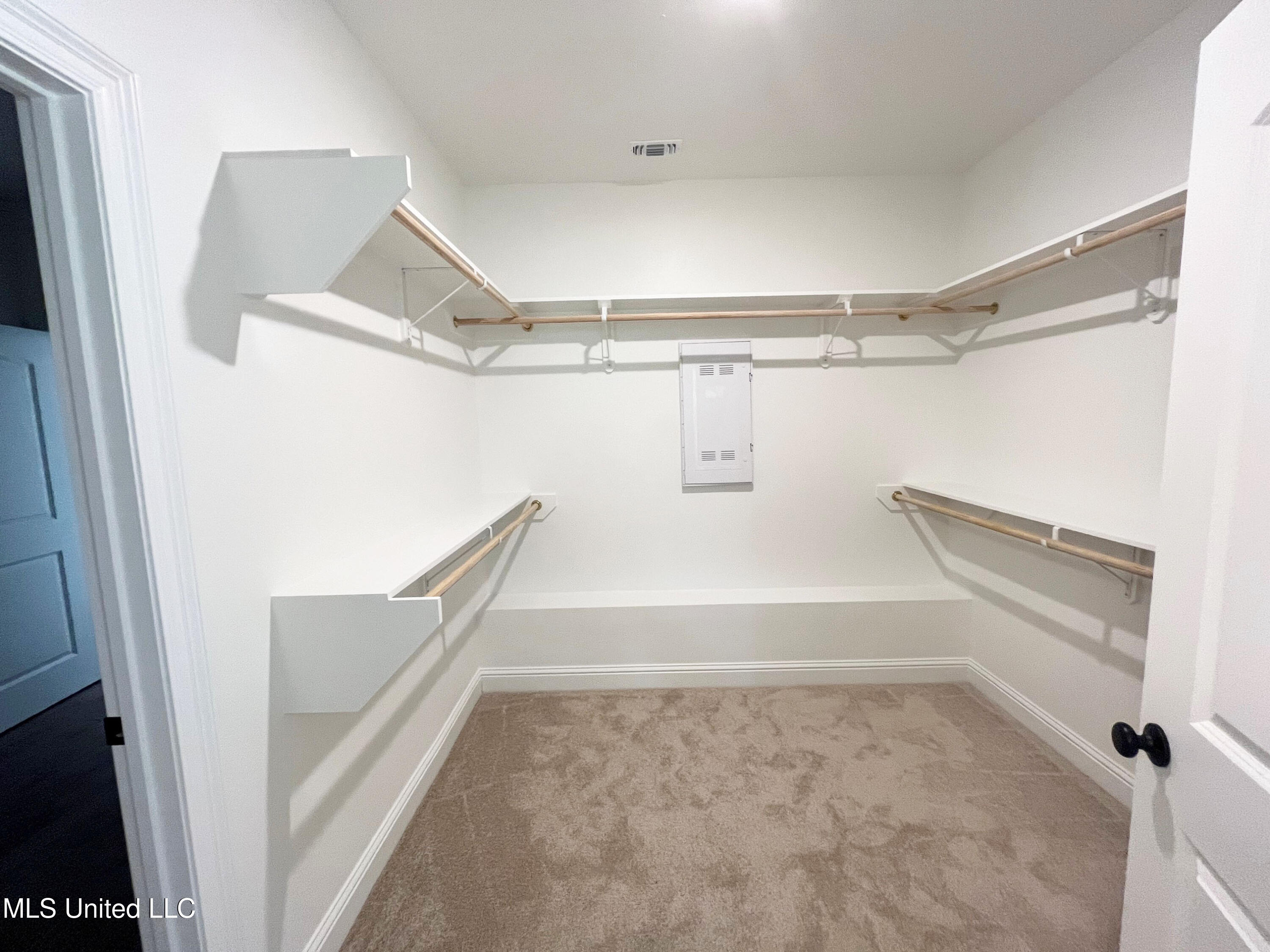 12158 Parc Aux Chenes Property Photo 14