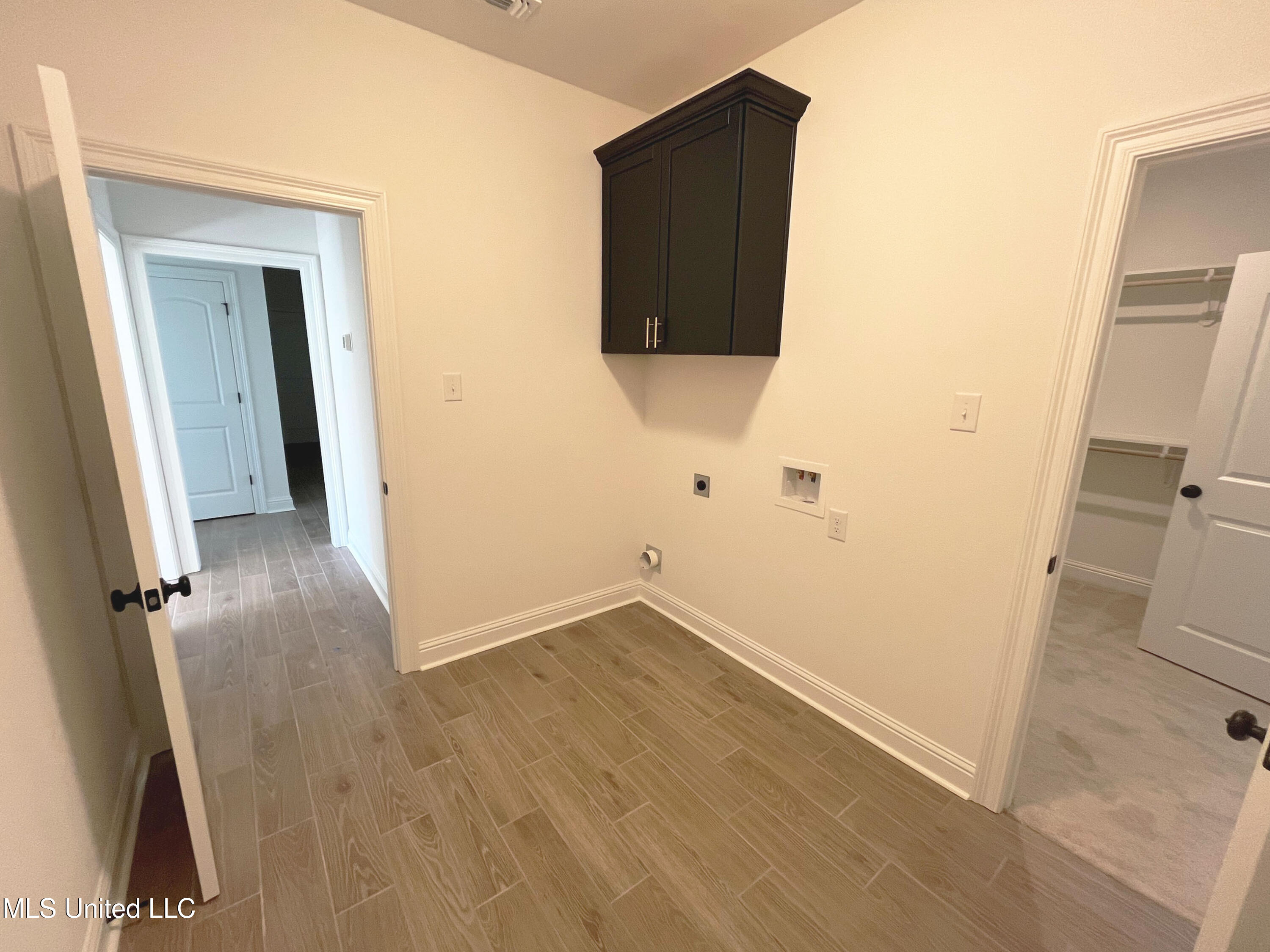 12158 Parc Aux Chenes Property Photo 18