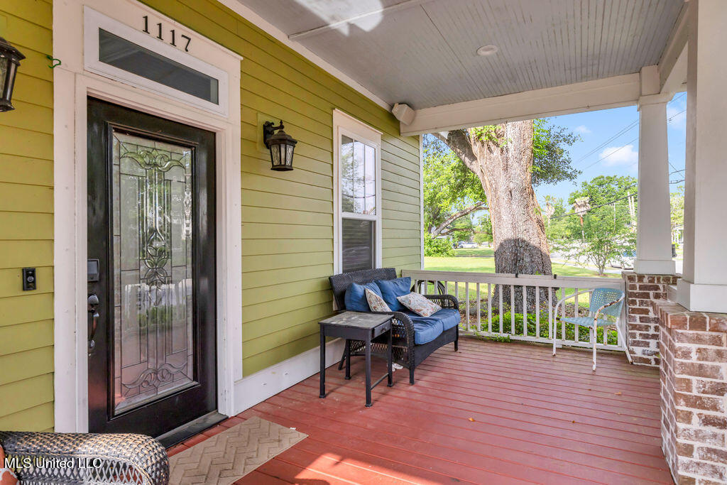 1117 2nd Street Property Photo 3