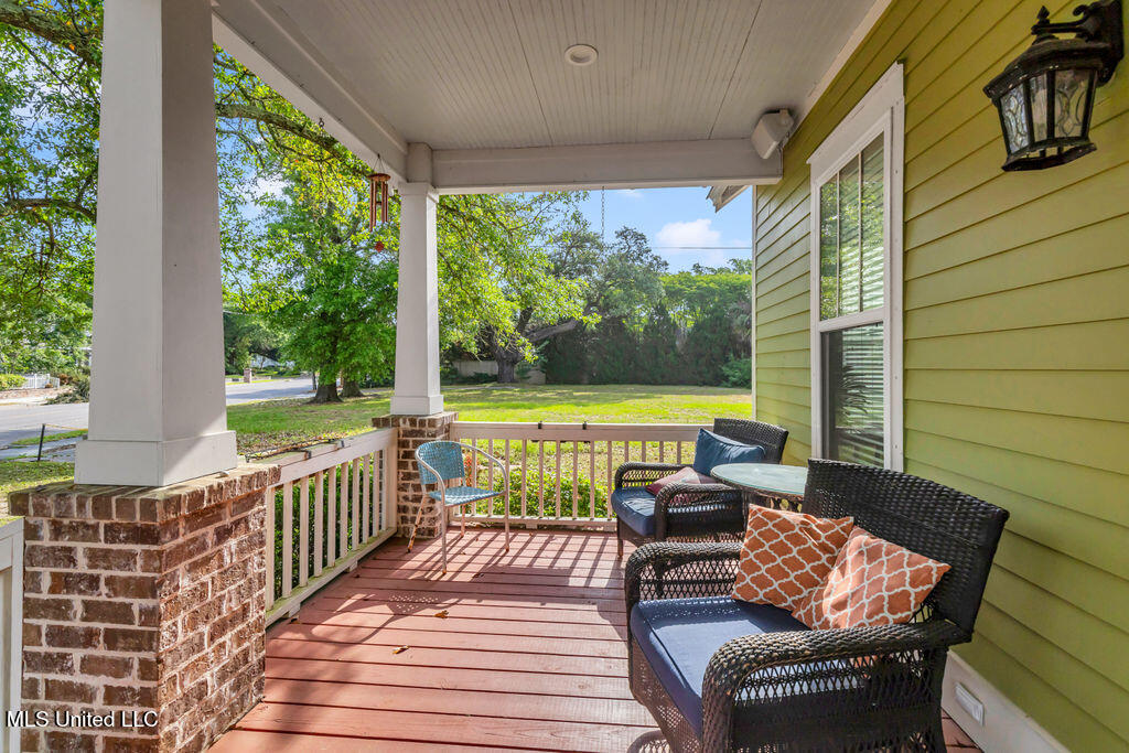 1117 2nd Street Property Photo 4