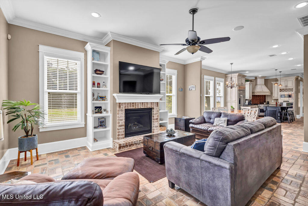 1117 2nd Street Property Photo 6