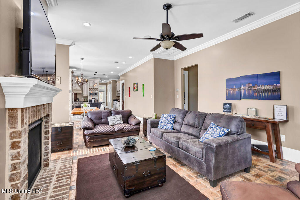 1117 2nd Street Property Photo 8