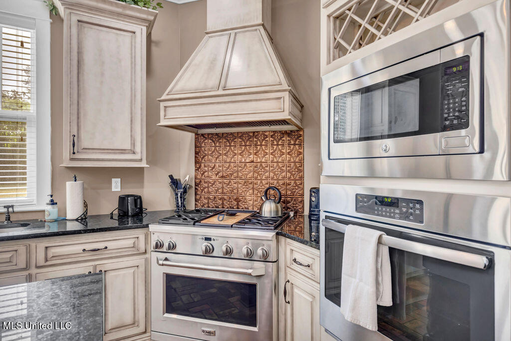1117 2nd Street Property Photo 12