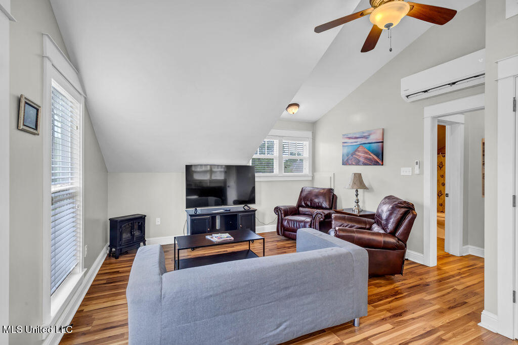 1117 2nd Street Property Photo 35