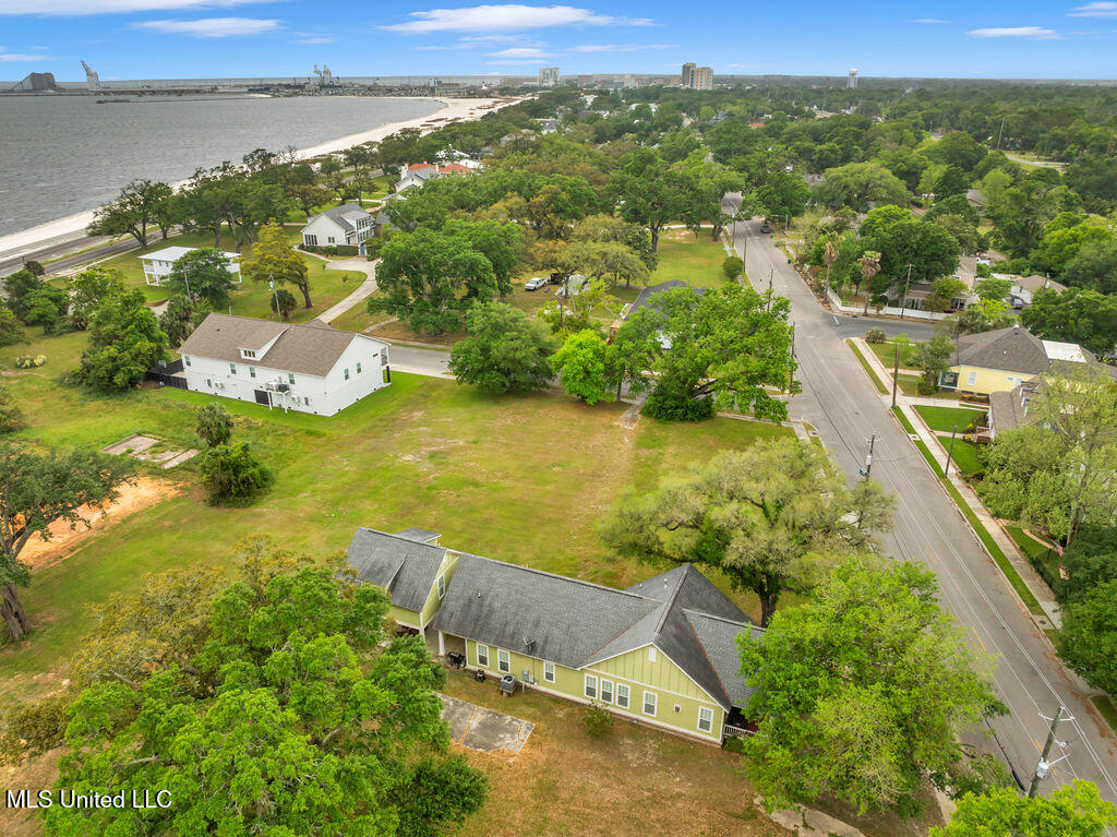 1117 2nd Street Property Photo 44
