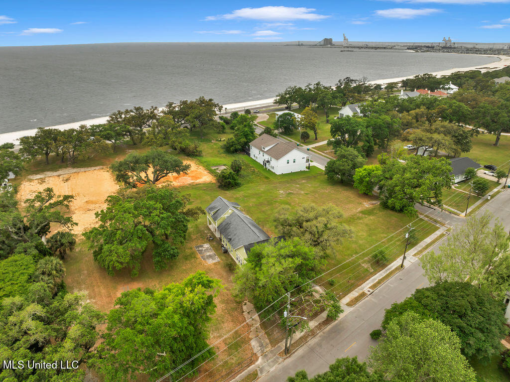 1117 2nd Street Property Photo 45