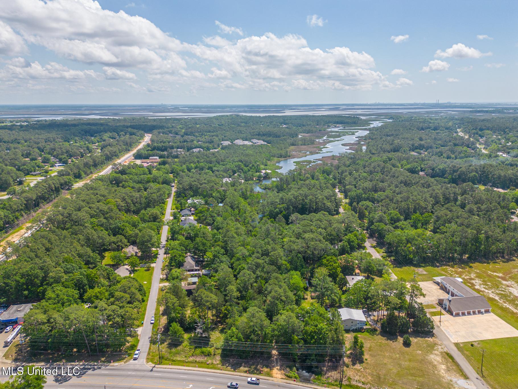 Robertsdale Road Property Photo 6
