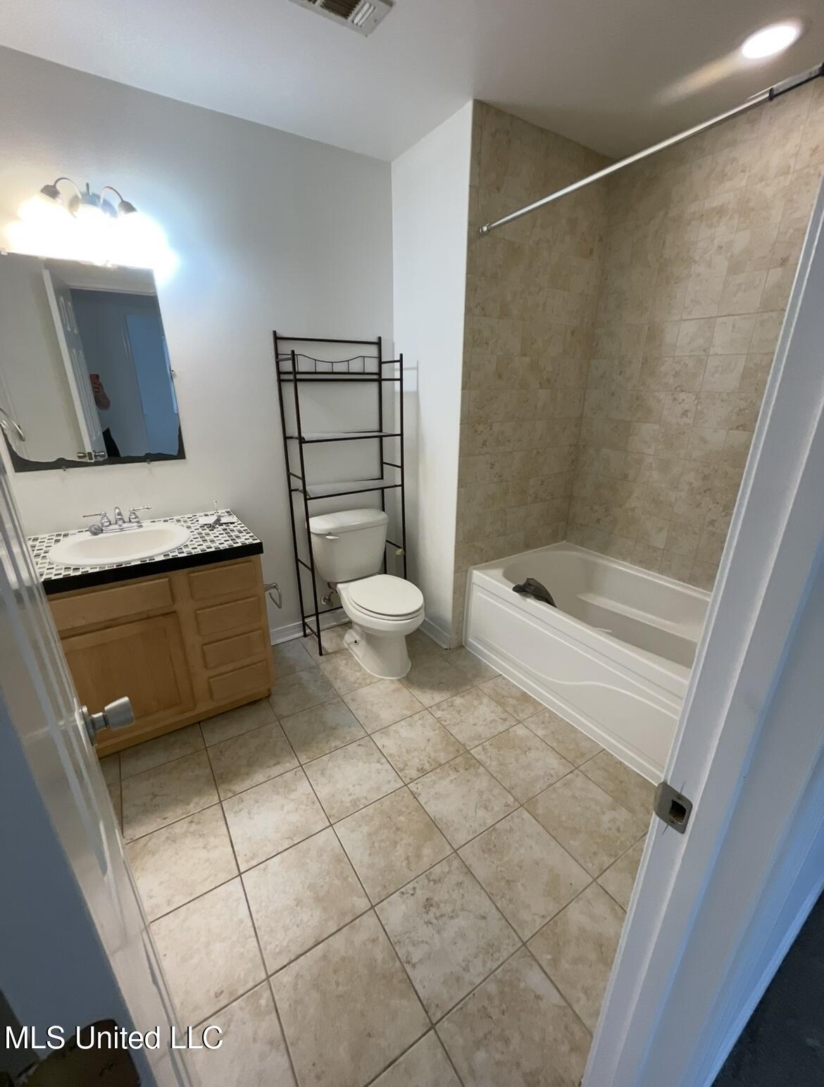 590 Royal Oak Drive Property Photo 6