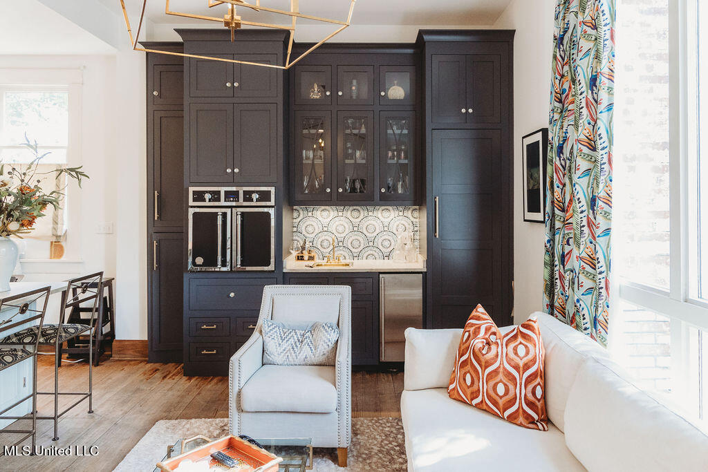 307 Grand Boulevard Property Photo 10