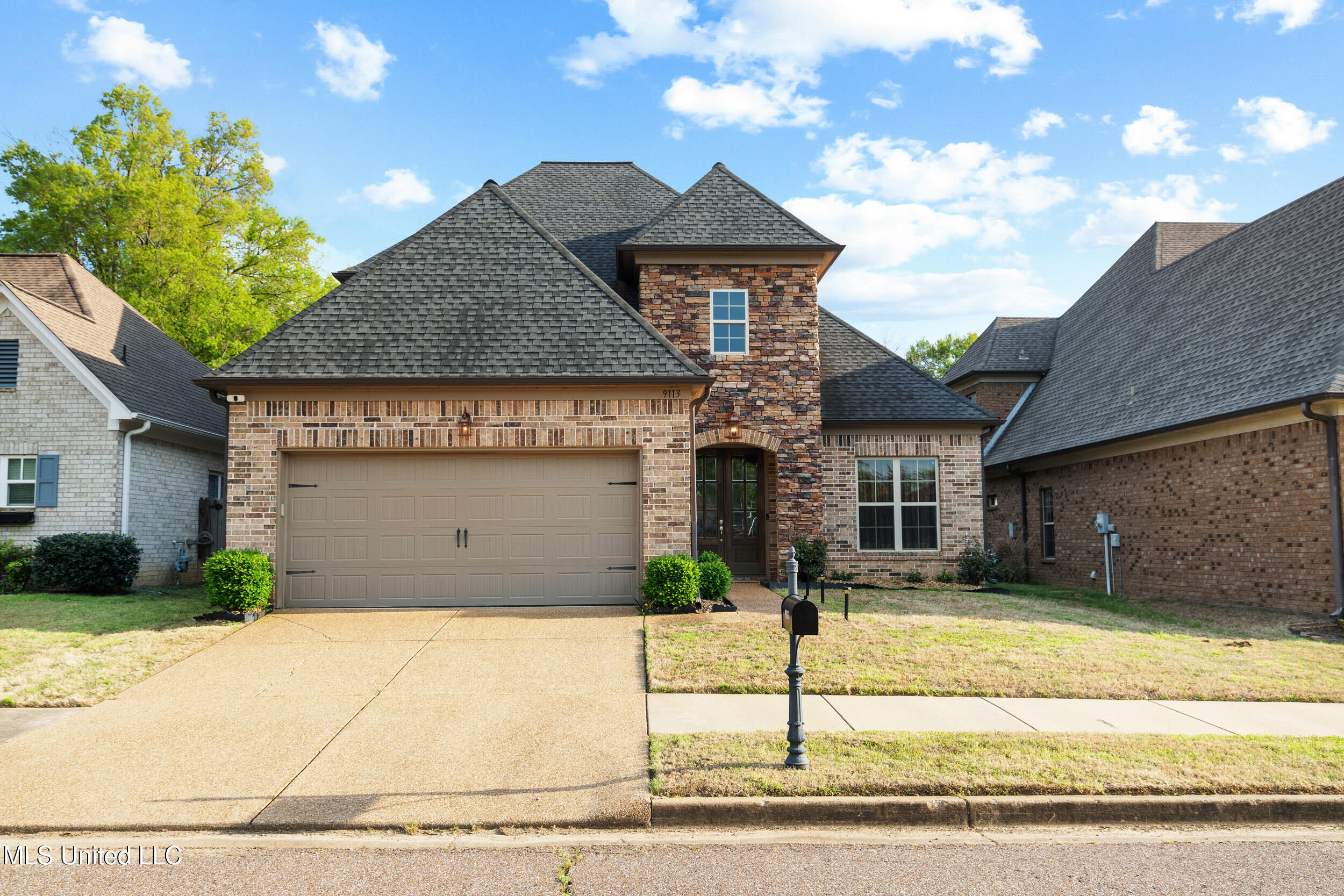 9113 Rue Orleans Lane Property Photo 1