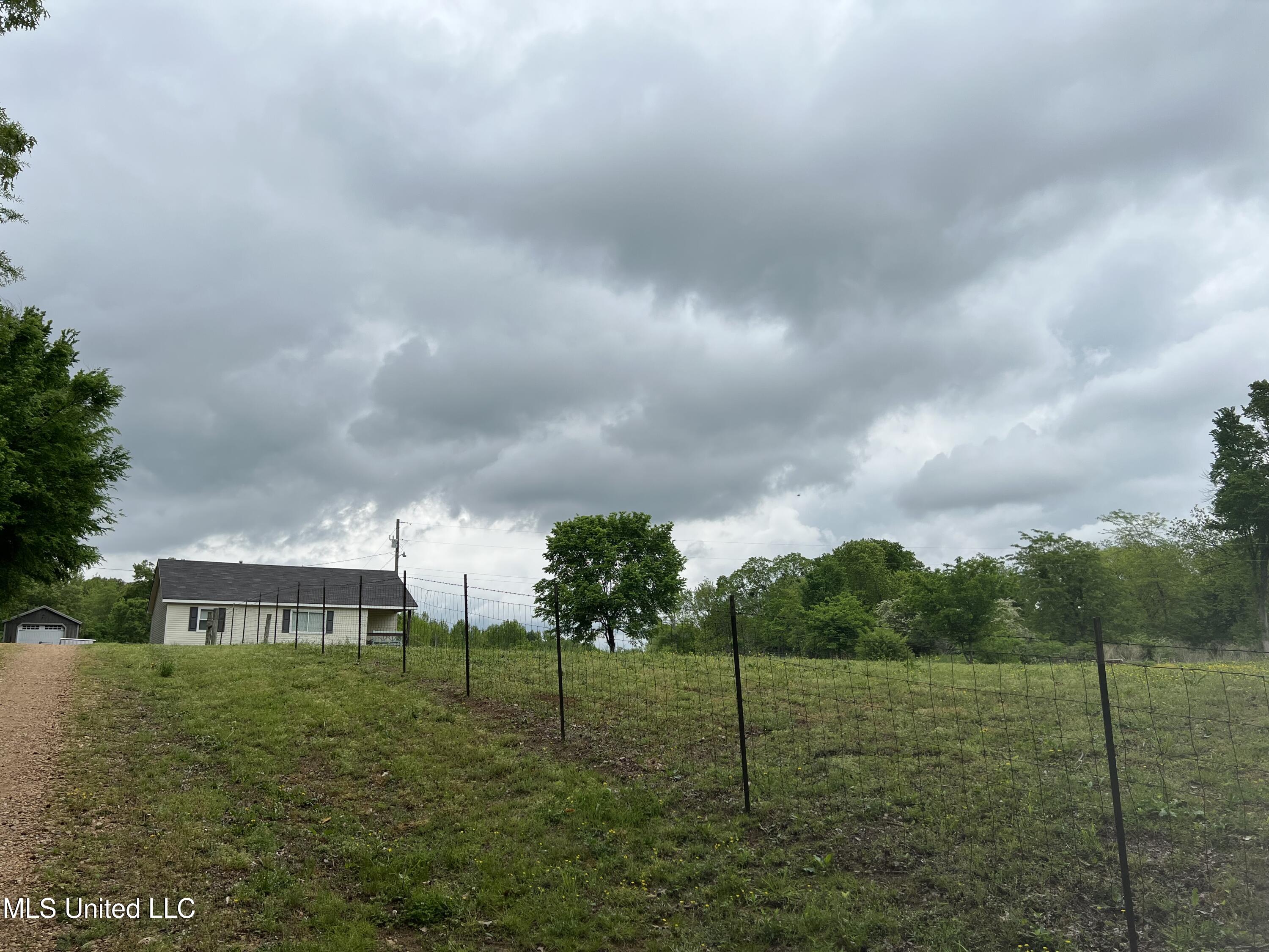 2006 Franks Road Property Photo 1