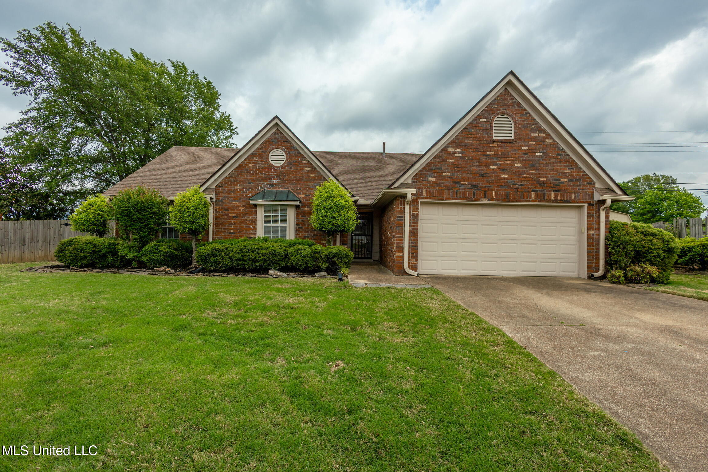 7410 Paddock Cove Property Photo 1