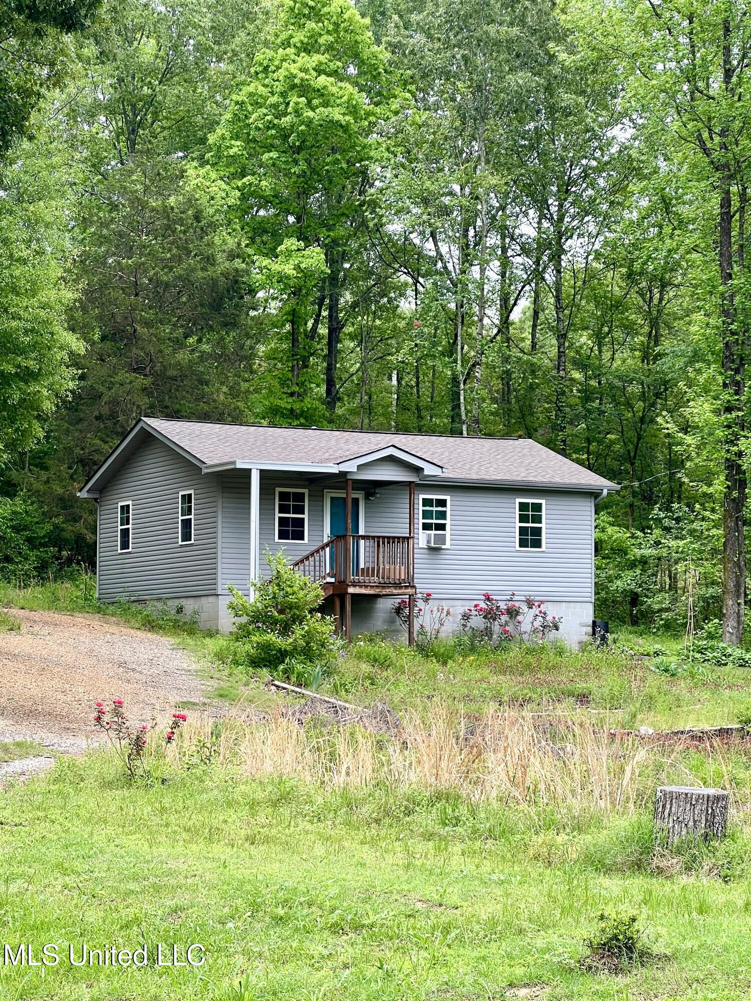 7215 Veazey Road Property Photo 1