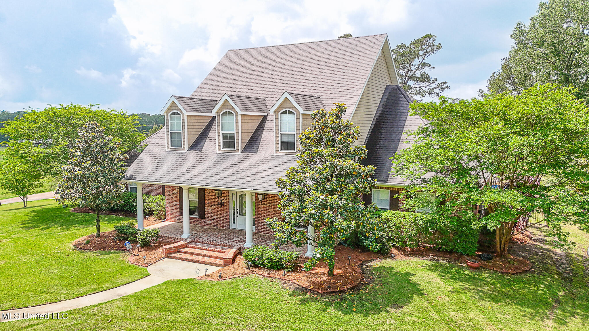 104 Duffey Drive Property Photo 1