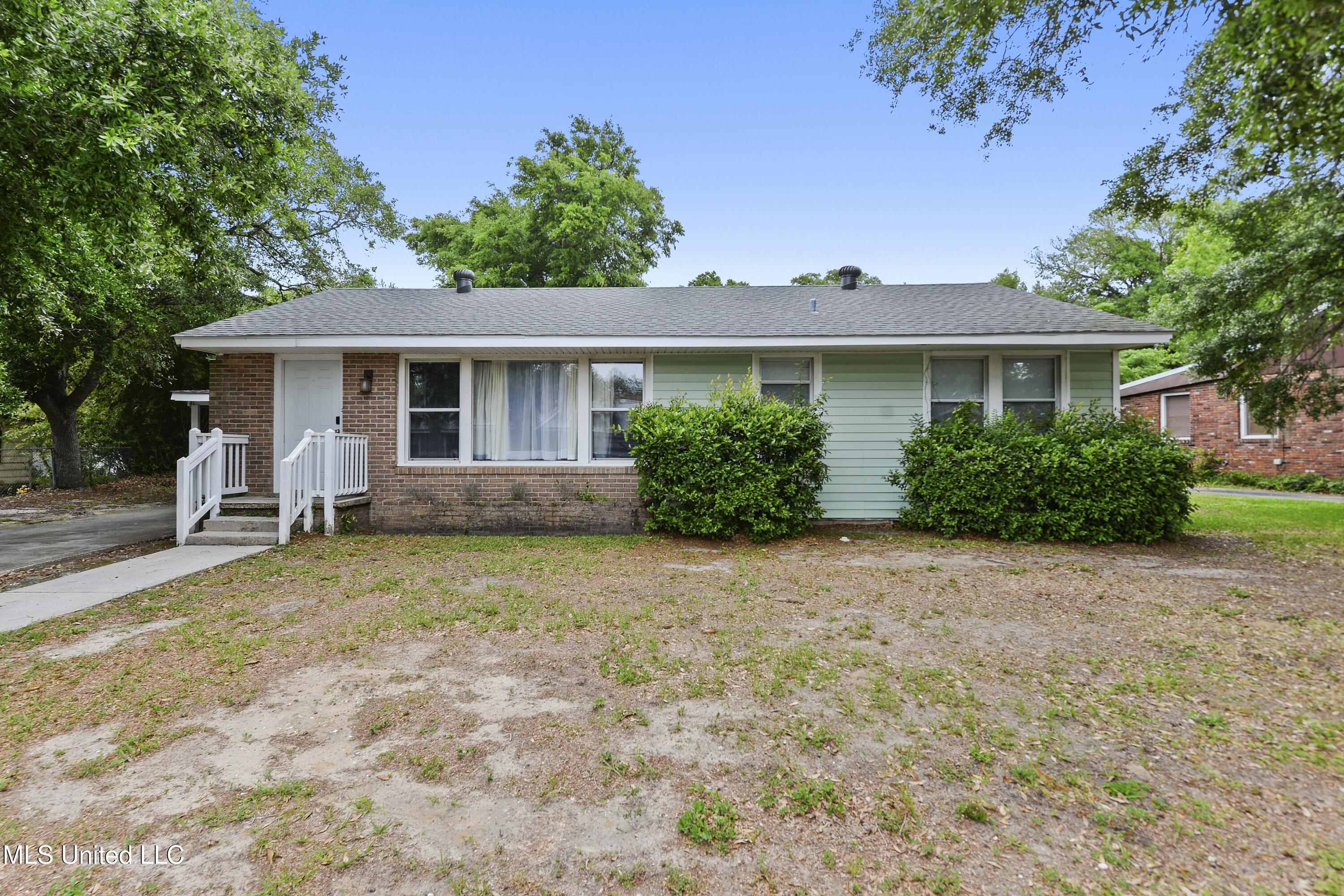 105 Hickory Lane Property Photo 1
