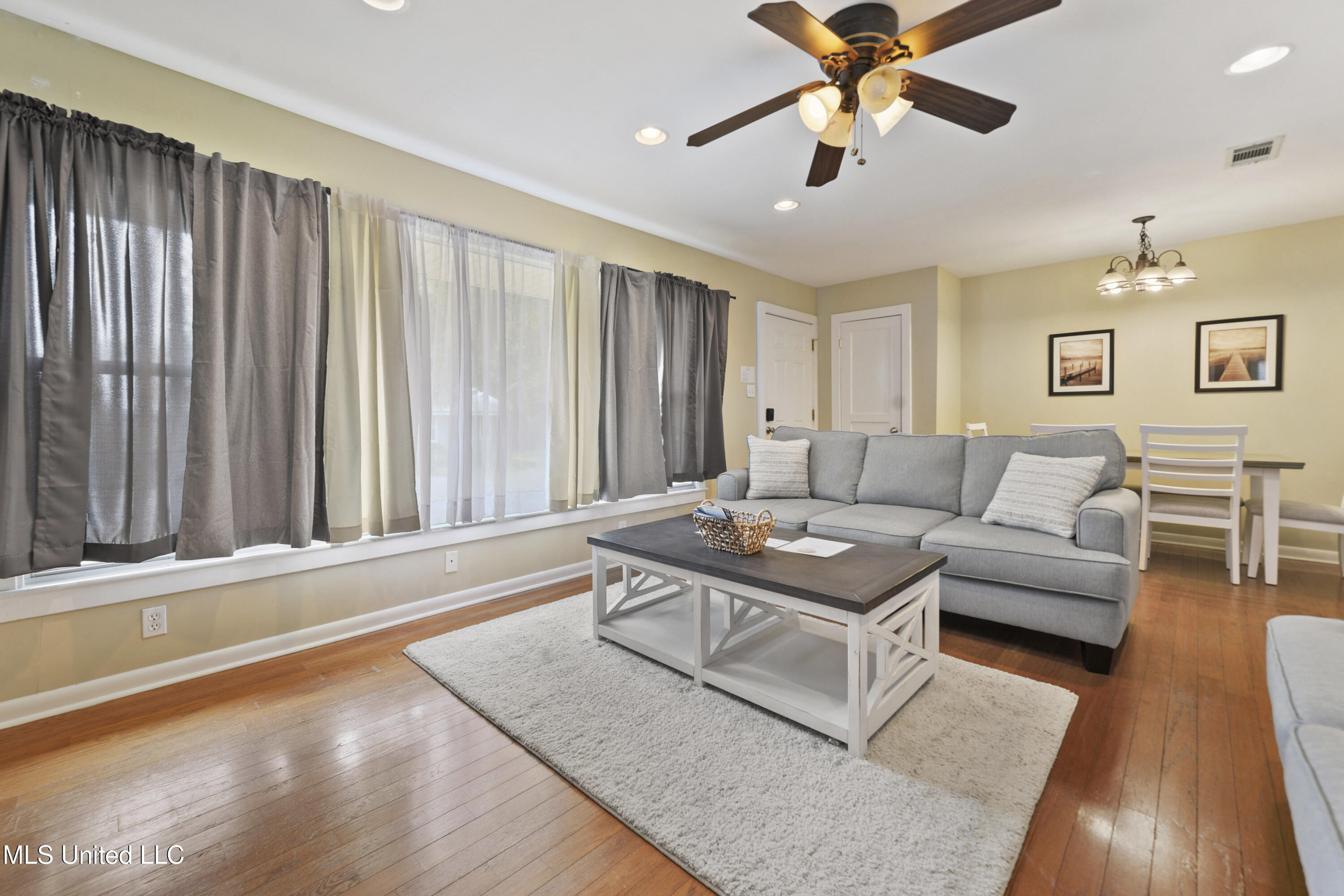 105 Hickory Lane Property Photo 3