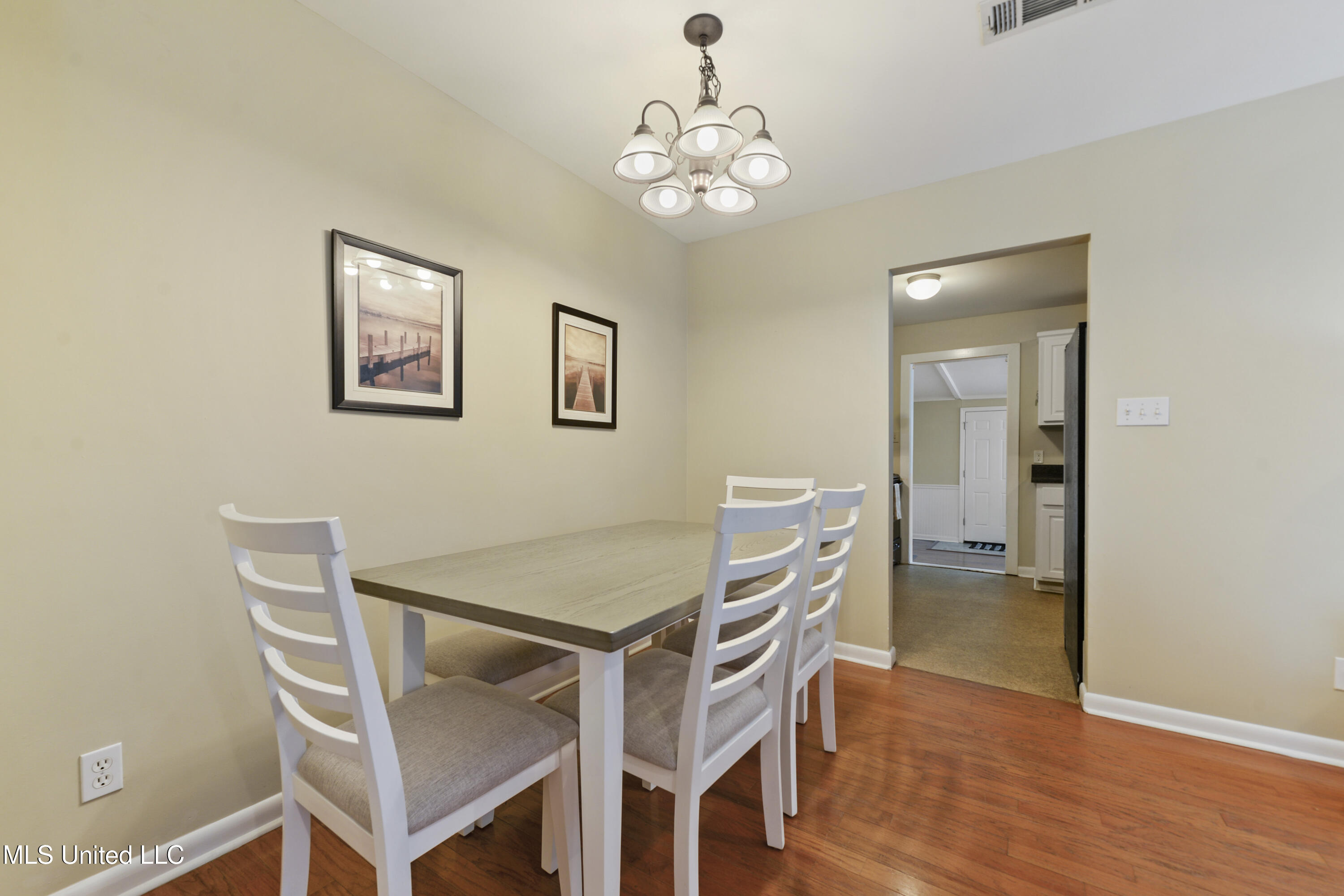 105 Hickory Lane Property Photo 6