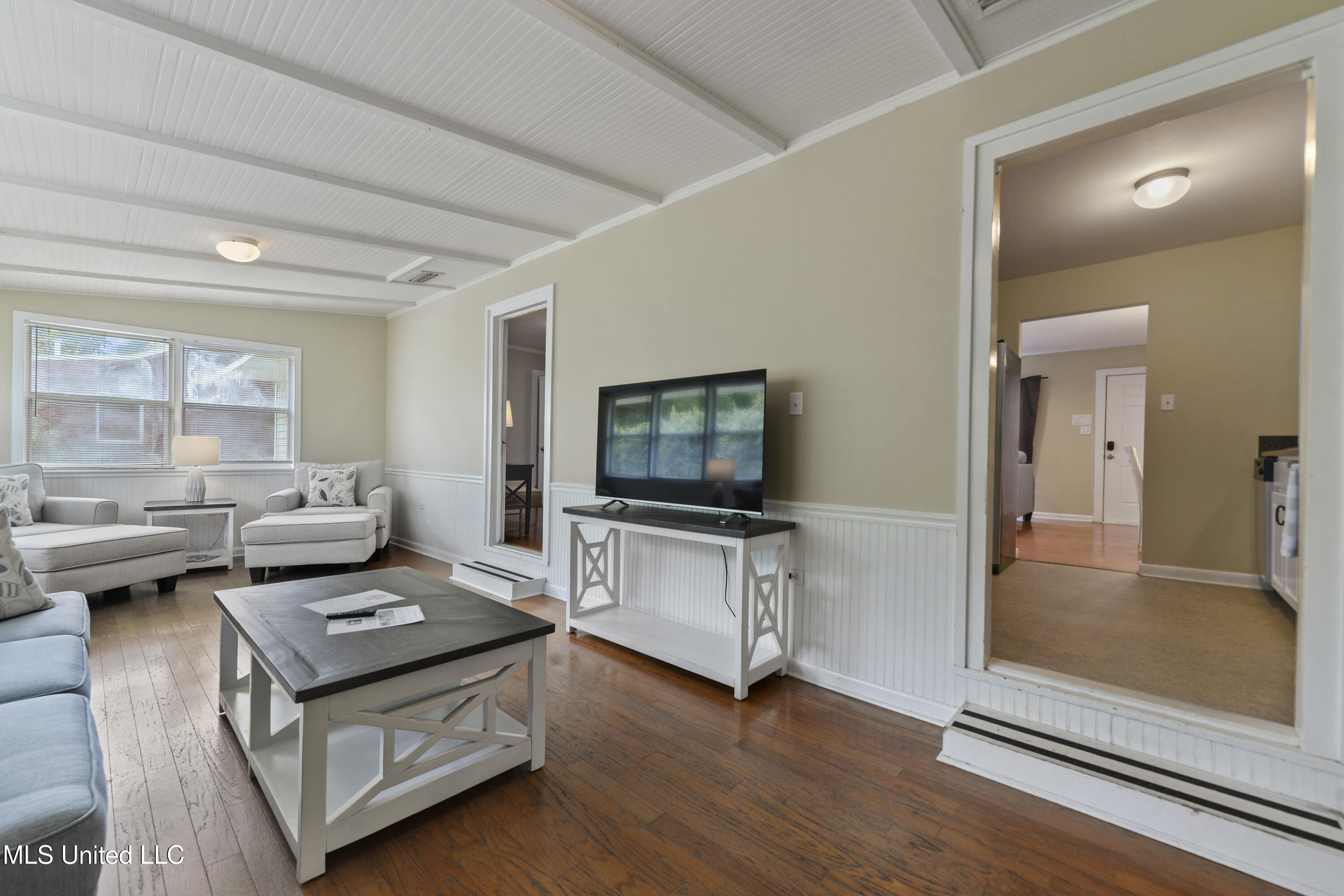 105 Hickory Lane Property Photo 9