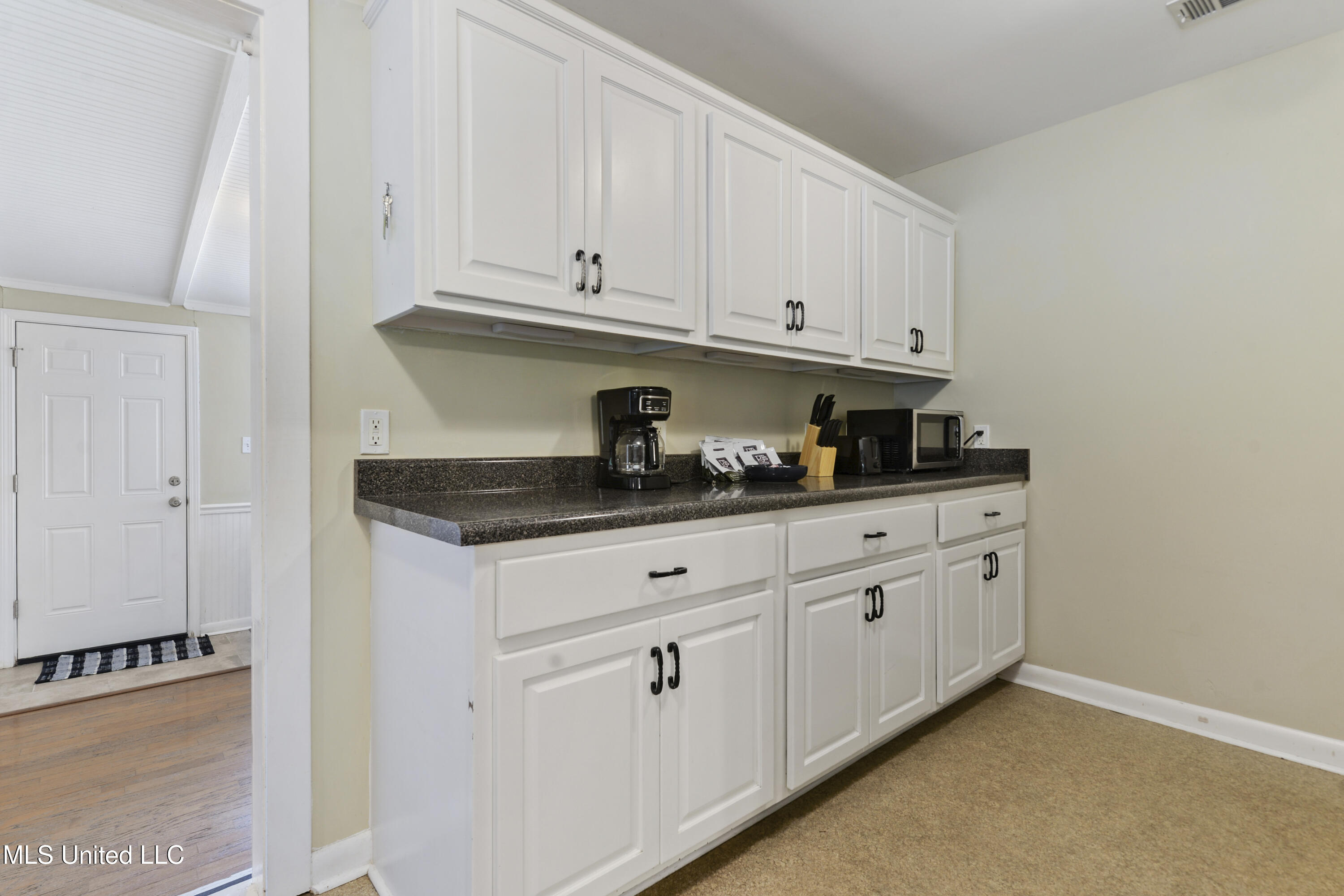 105 Hickory Lane Property Photo 11