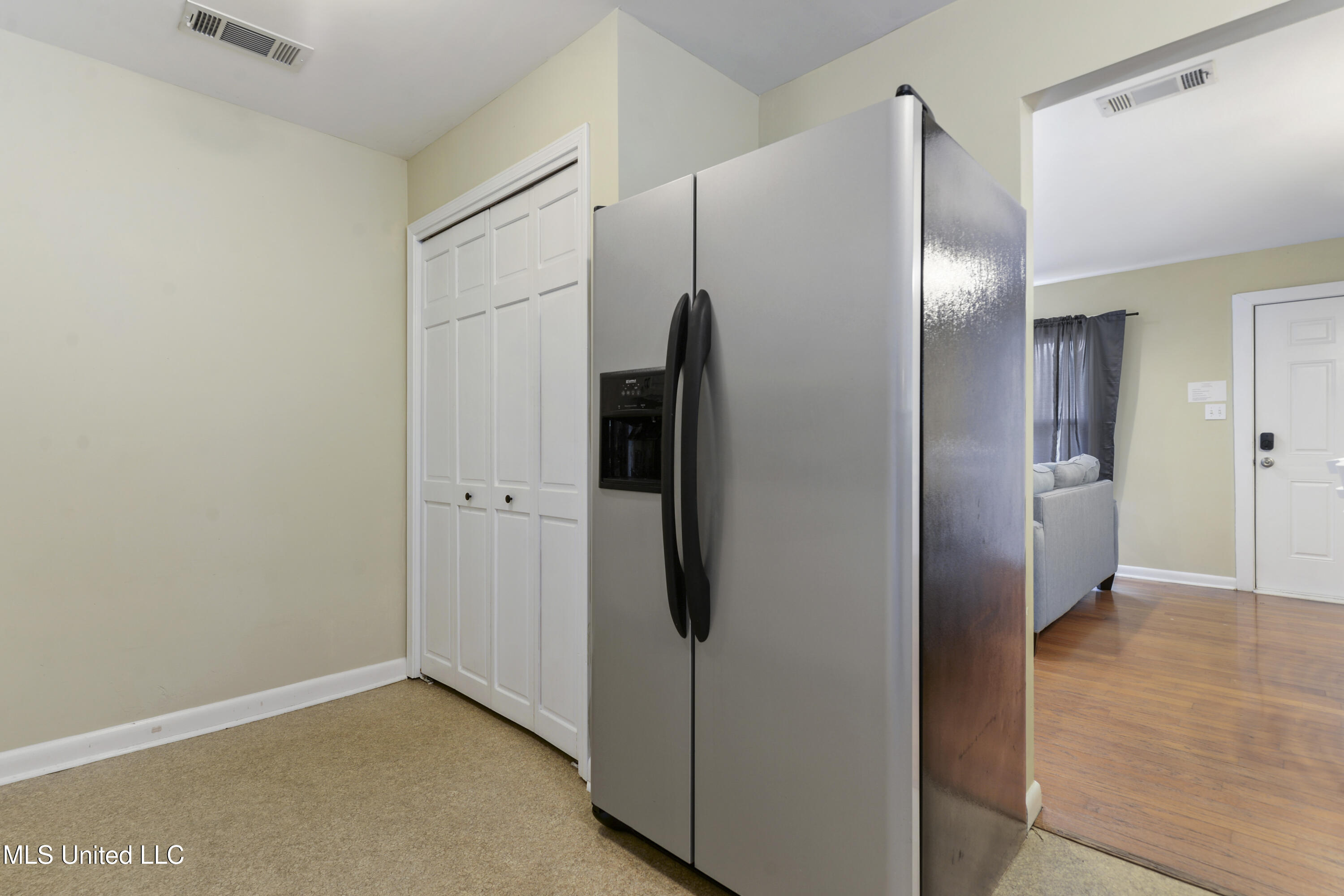 105 Hickory Lane Property Photo 12