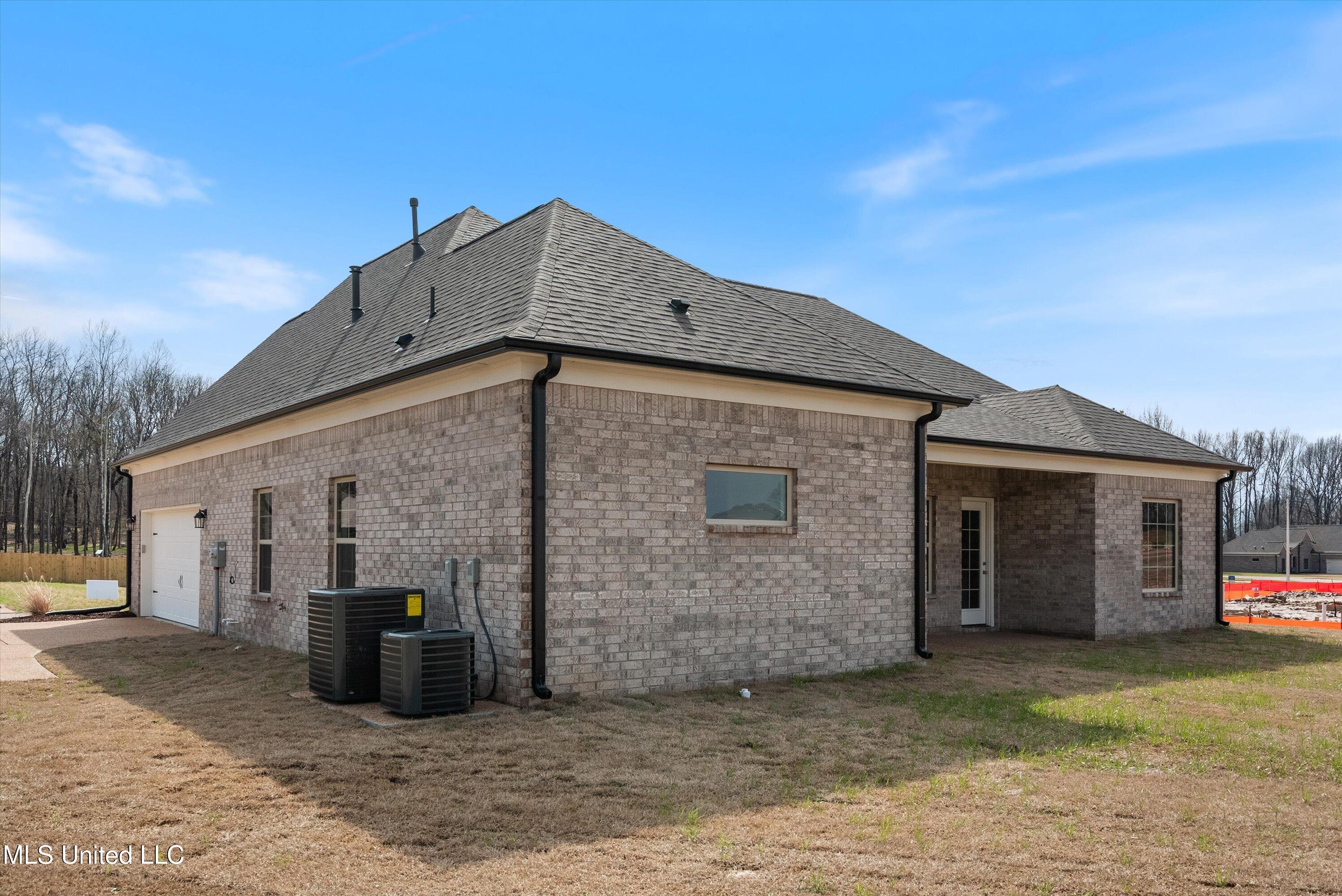 907 Collie Drive Property Photo 27