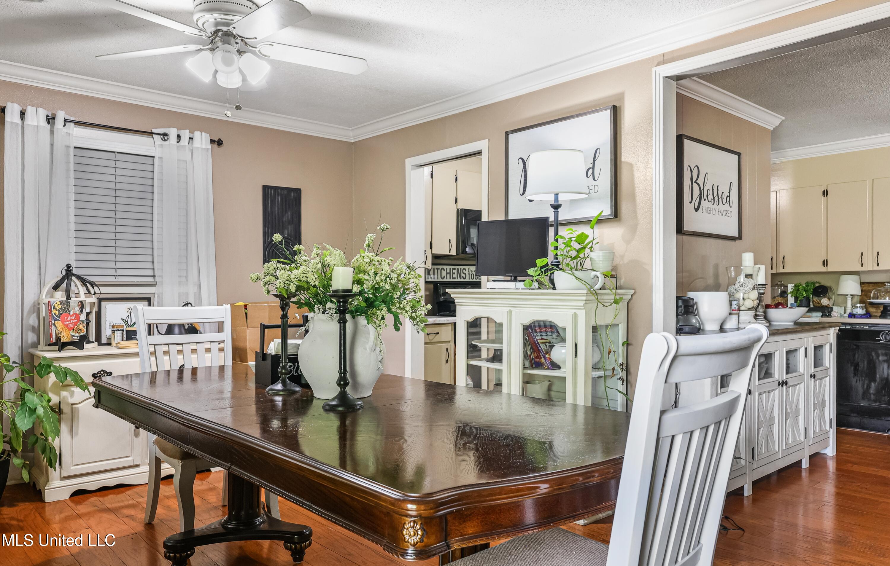 3246 Longwood Drive Property Photo 3