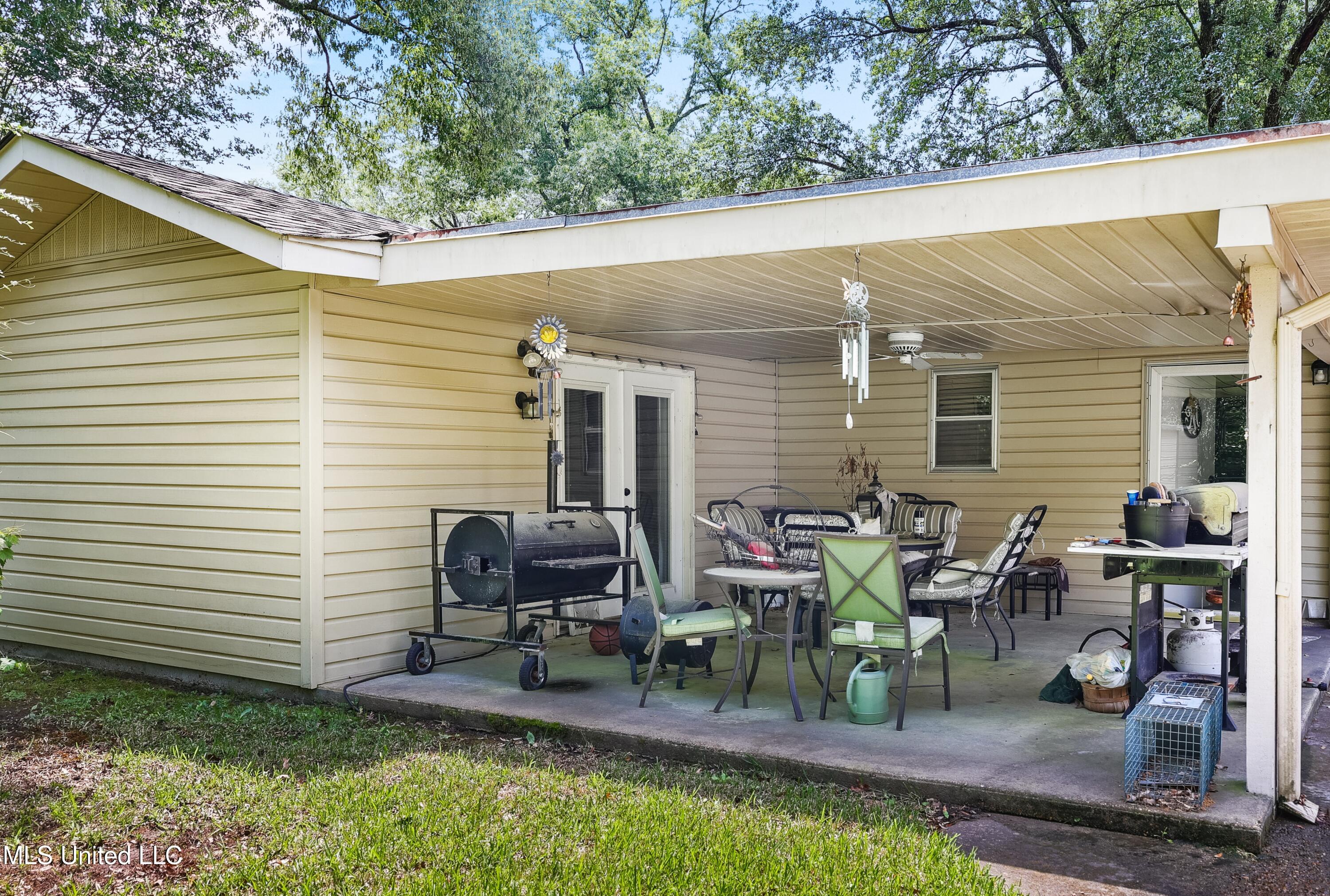 3246 Longwood Drive Property Photo 12