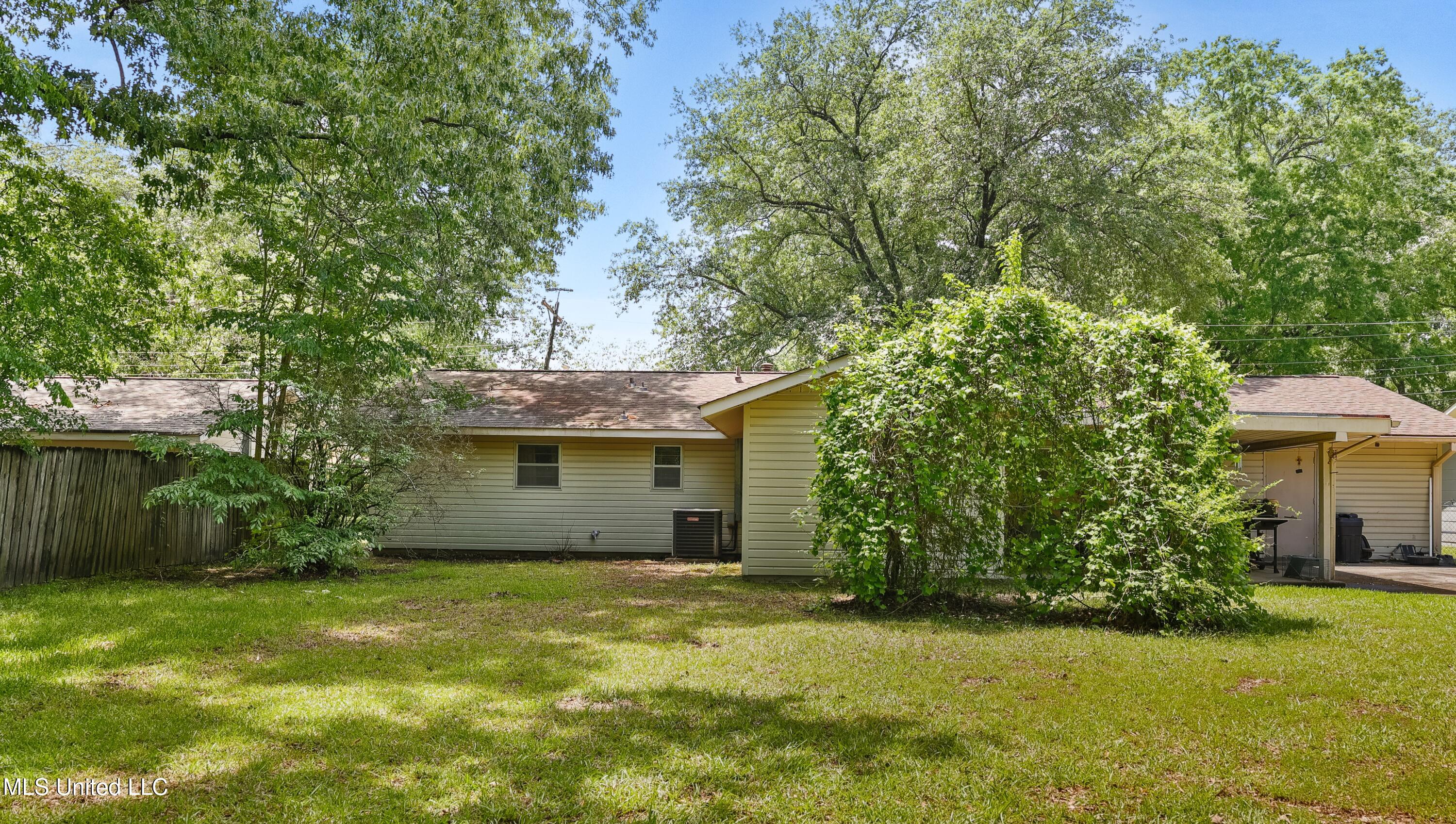 3246 Longwood Drive Property Photo 13