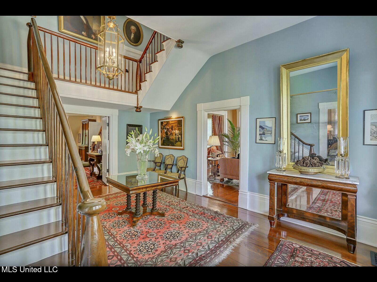 138 E Fulton Street Property Photo 17