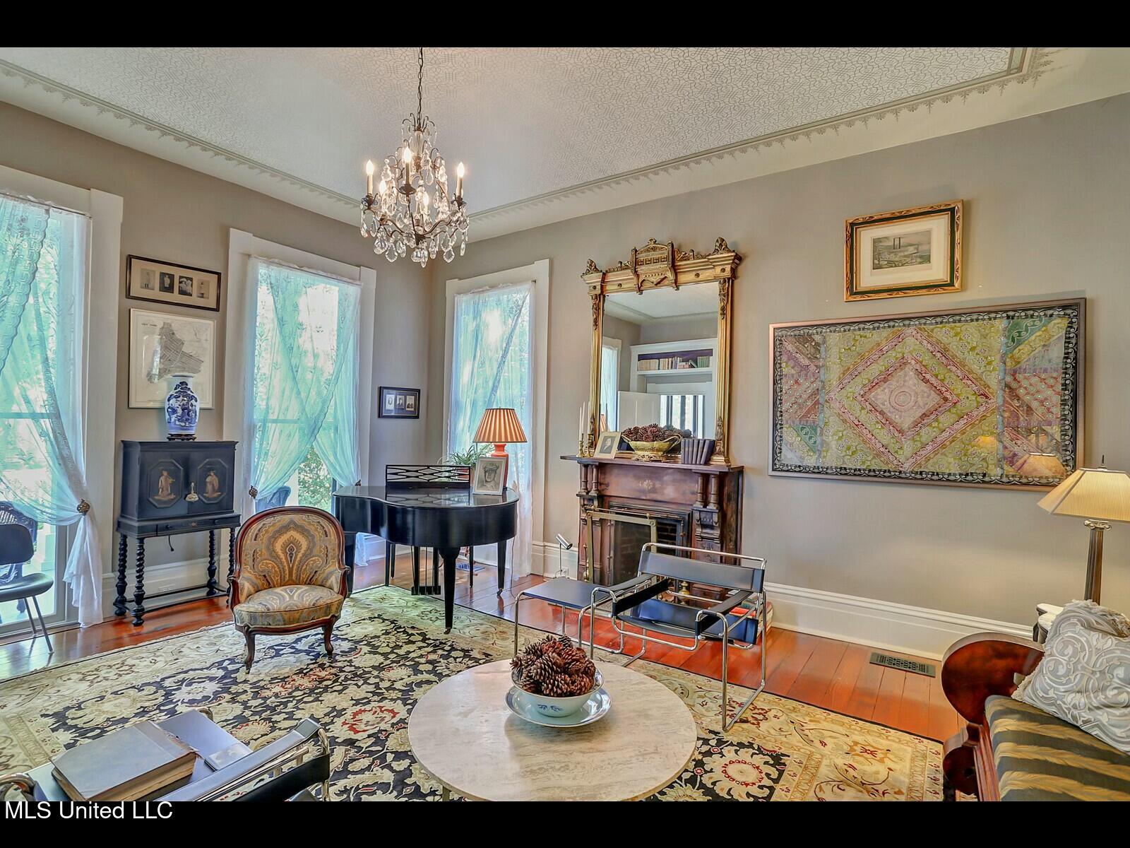 138 E Fulton Street Property Photo 23
