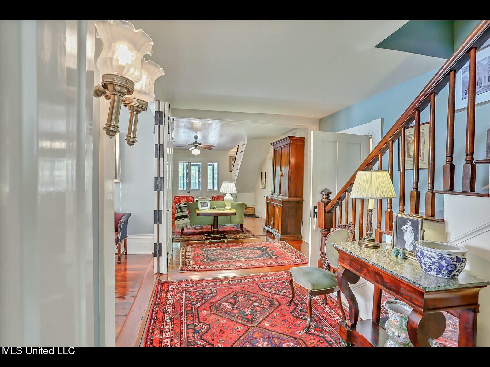 138 E Fulton Street Property Photo 32