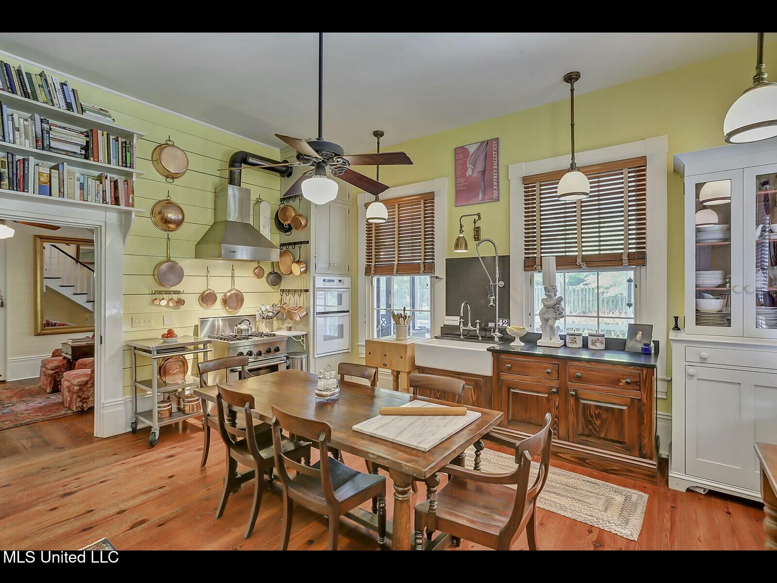 138 E Fulton Street Property Photo 42