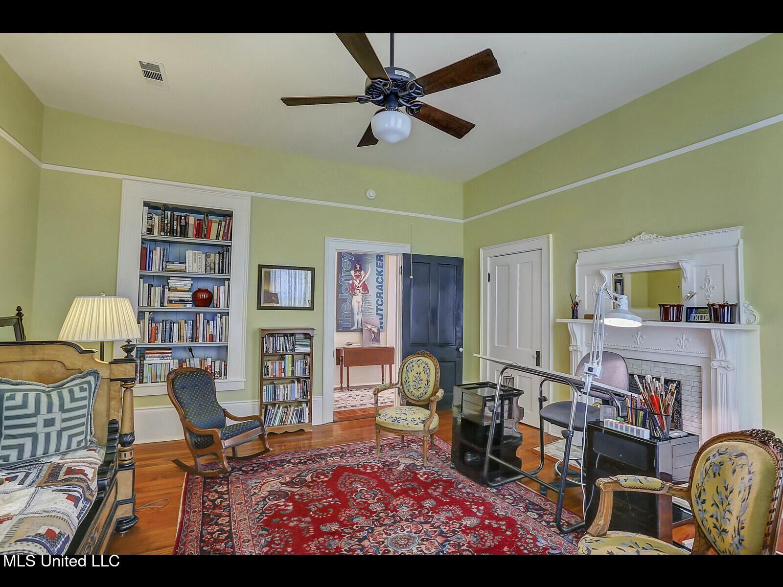 138 E Fulton Street Property Photo 45