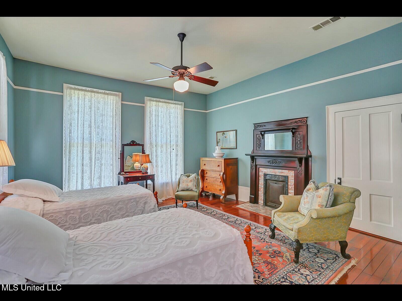 138 E Fulton Street Property Photo 46