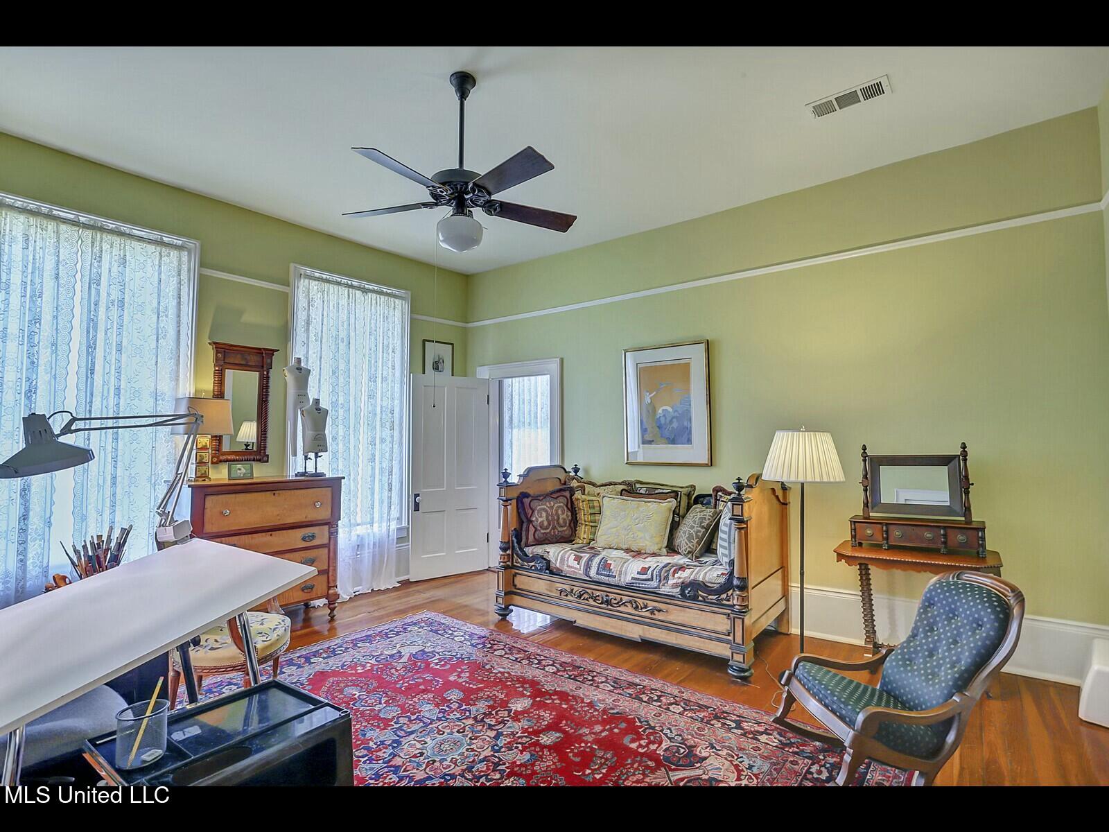138 E Fulton Street Property Photo 47