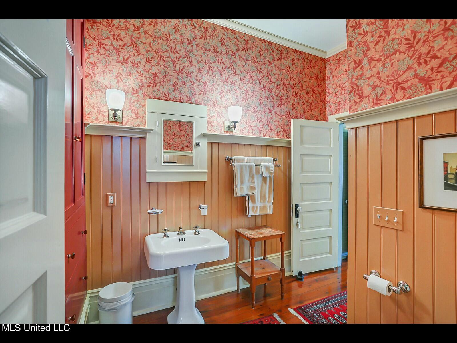 138 E Fulton Street Property Photo 50