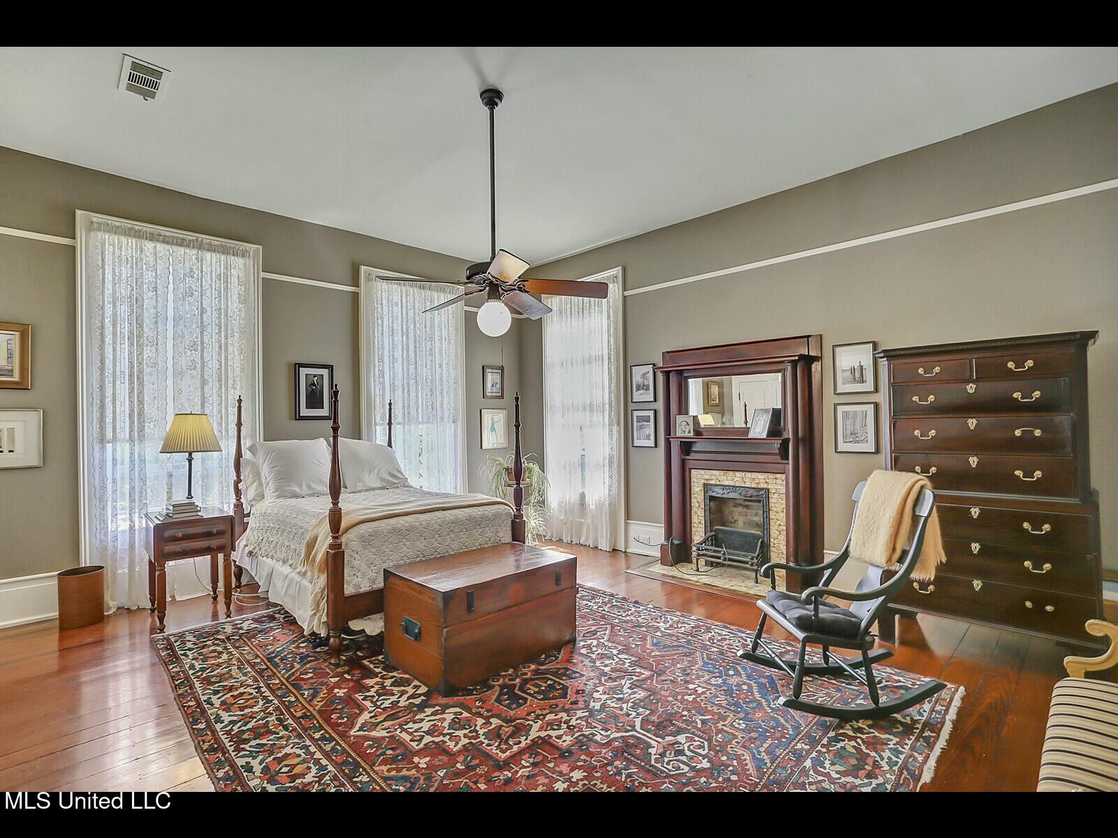 138 E Fulton Street Property Photo 53