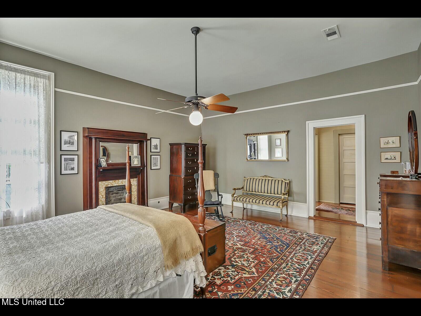 138 E Fulton Street Property Photo 54