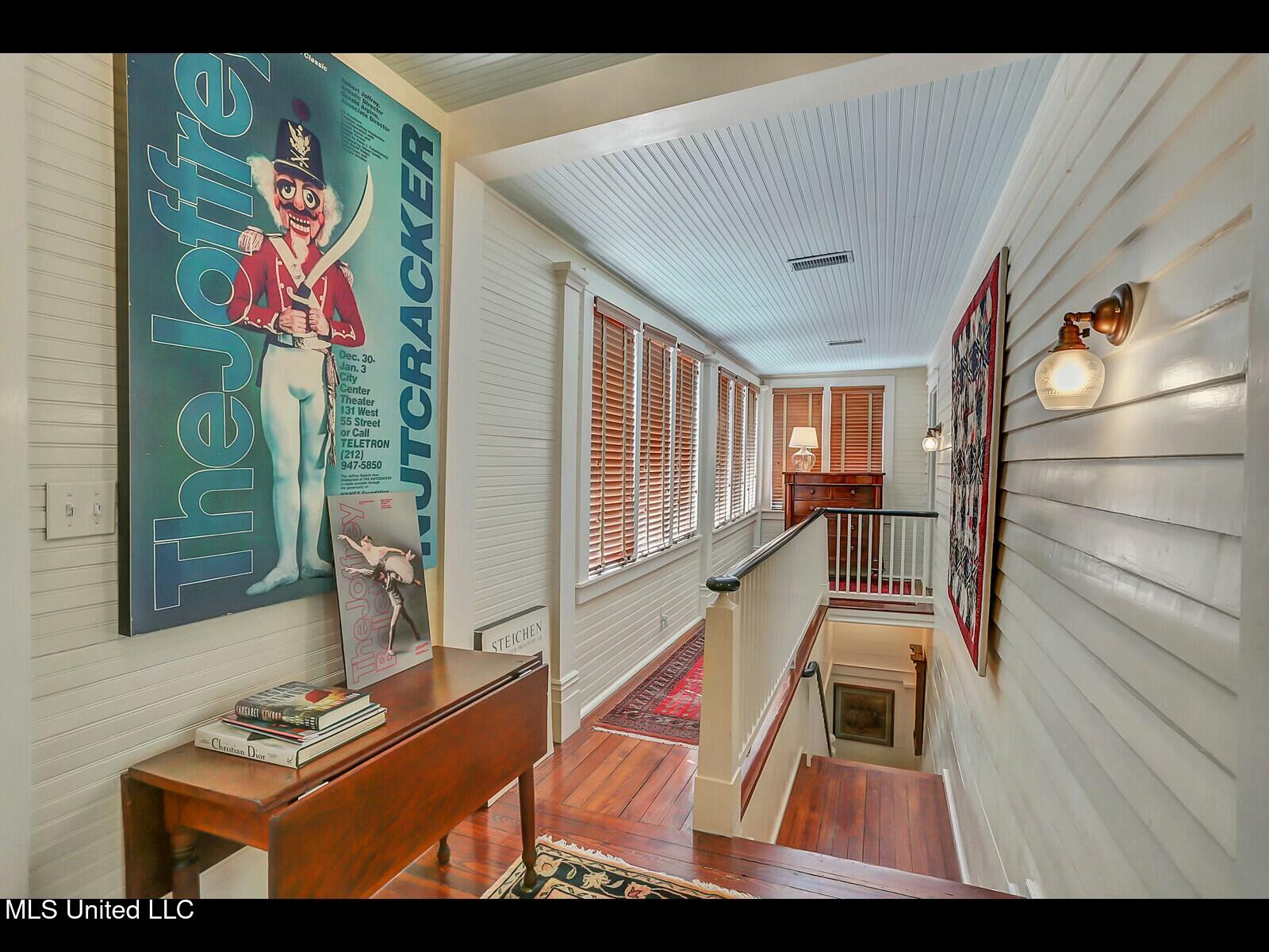 138 E Fulton Street Property Photo 59
