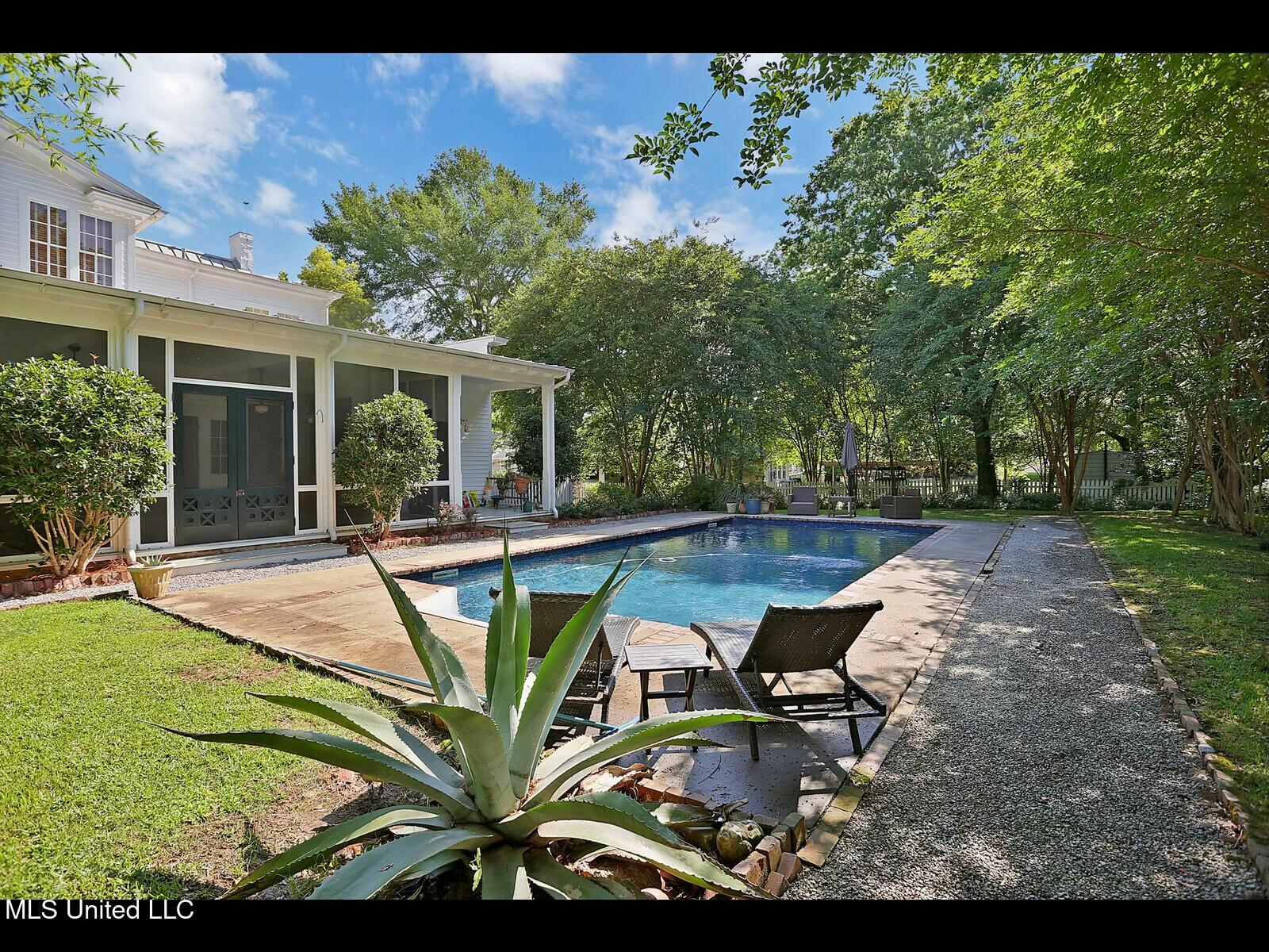 138 E Fulton Street Property Photo 67